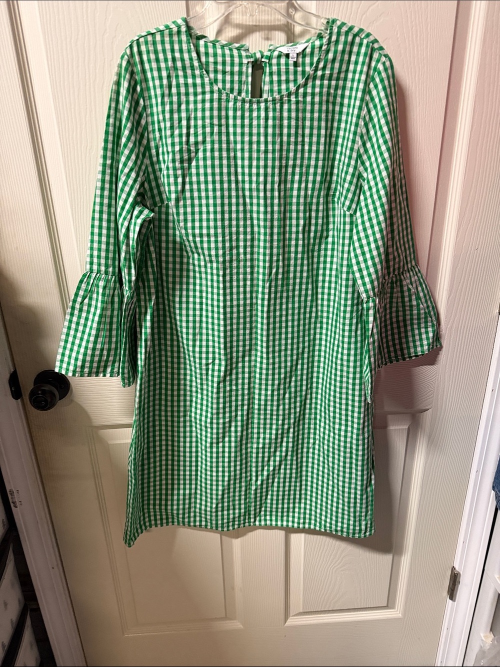 crown & ivy Green and White Gingham Bell-Sleeve Shift Dress